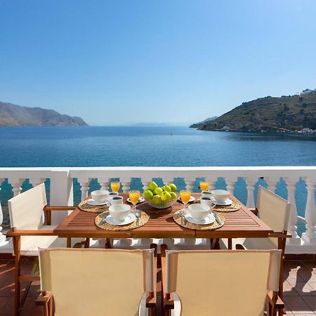 Maison d'hôtes Maravelia Mare à Symi Extérieur photo