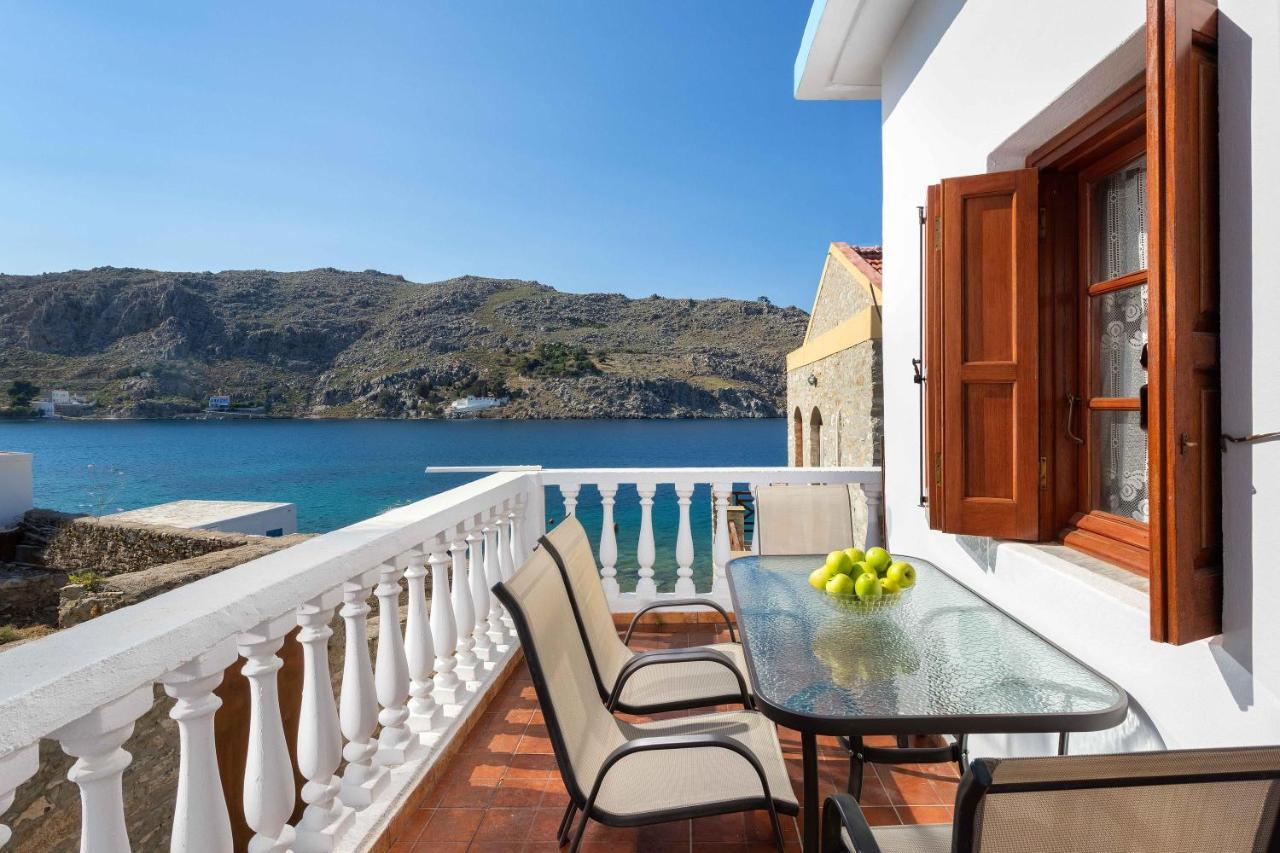 Maison d'hôtes Maravelia Mare à Symi Extérieur photo